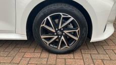 Toyota Yaris 1.5 Hybrid Design 5dr CVT Hybrid Hatchback